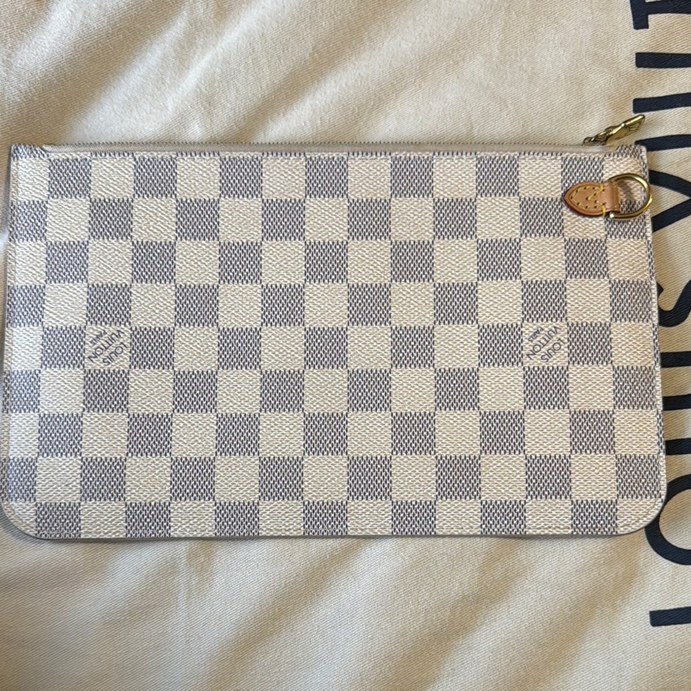 Louis Vuitton Neverfull Mm pouch no strap
